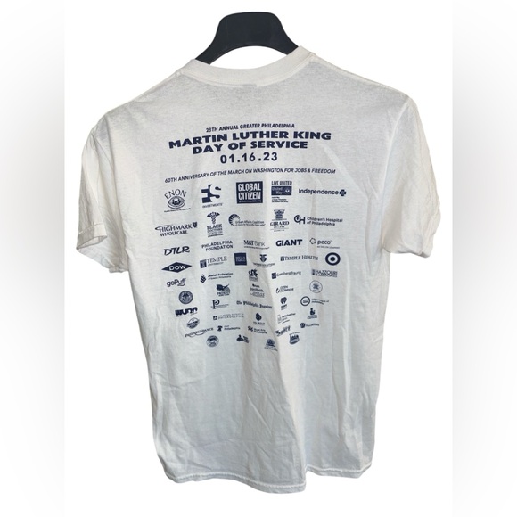 🧧 GLOBAL CITIZEN - MLK Day of Service 2023 Philadelphia Graphic Tee FINAL PRICE - Picture 2 of 5